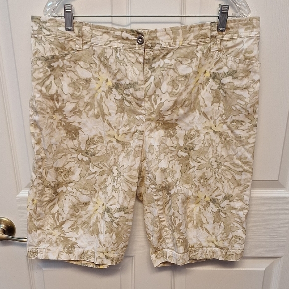 Chico's Tan and White Flat Front Shorts with Floral Print Size 2 - Picture 1 of 3